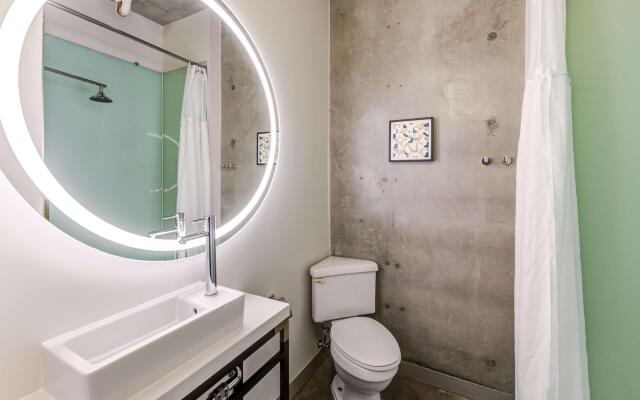 NYLO Las Colinas Hotel, Tapestry Collection by Hilton