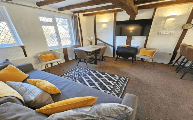 Dove Cott Sleeps 4 Central Location