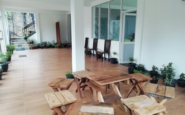 Tea Mount Forest Hotel