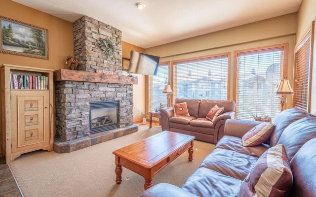 Bear's Paw Chalet - Amazing Location & Ski In/out