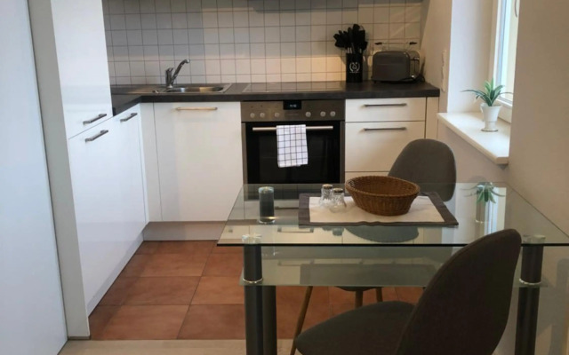 Einraumapartment mit Seeblickbalkon