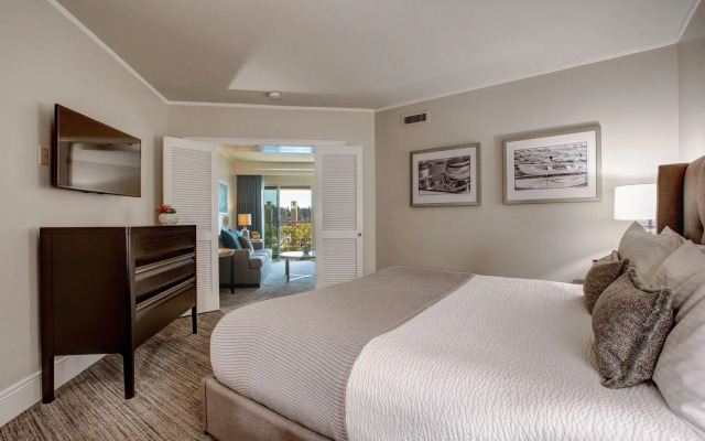 Woodmark Hotel and Still Spa