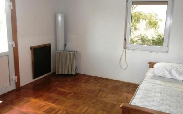VRSI, SUNNY HOUSE for 8