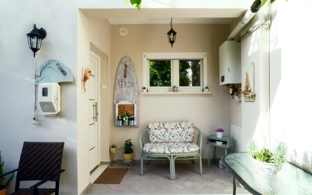 Mary's Dreamy Maisonette