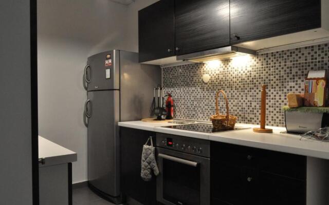 Awesome Home 3' from Metro (M3) Station Agia Paraskevi