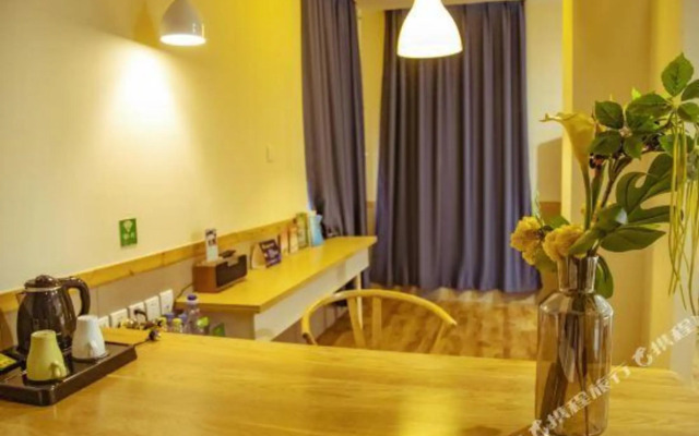 Ruixideng Lishe Hotel (Gucheng Scenic Area Guashiqiao)