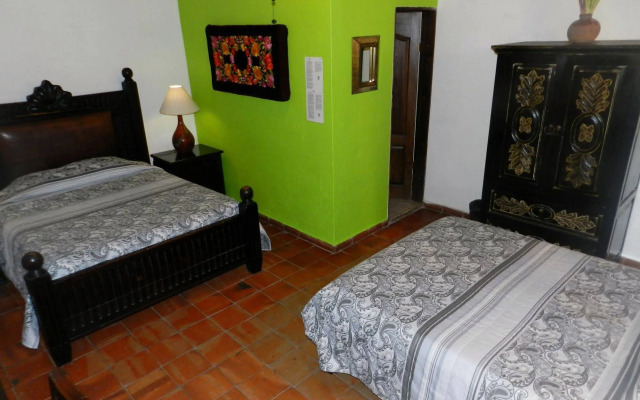Hotel Rosa Morada