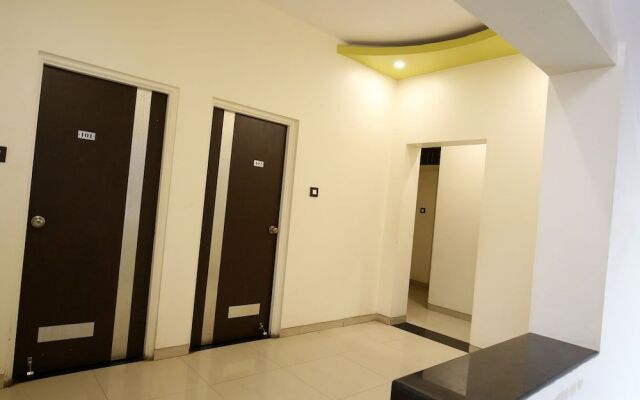 OYO 11548 Hotel Mrunal Palace
