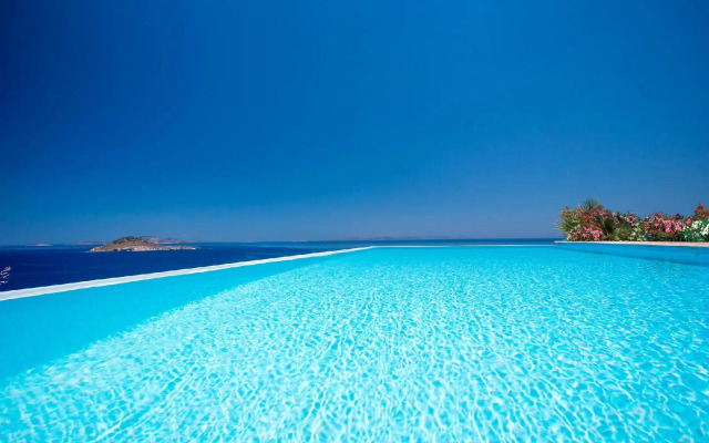 Apocosmo Resort