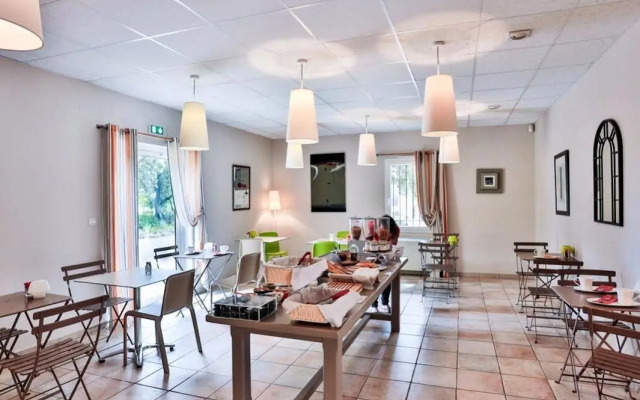 Logis Hôtel La Bastide de Grignan & Restaurant La Chênaie