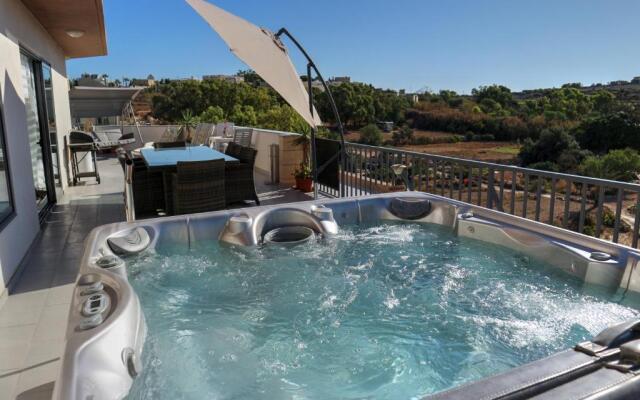 Stunning Views 4 Bedroom Penthouse in Marsaxlokk