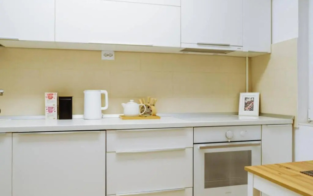 Elegant Vibes Apartment next to Obor market