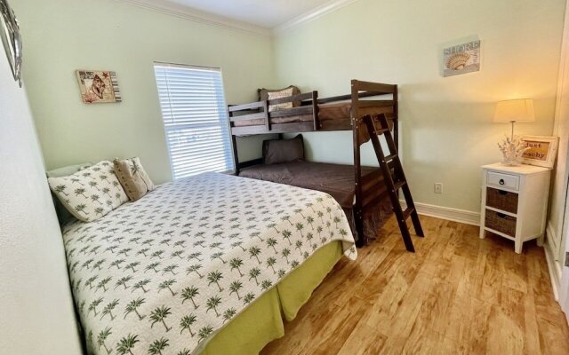 Crazy Cajun 2 Bedroom Home