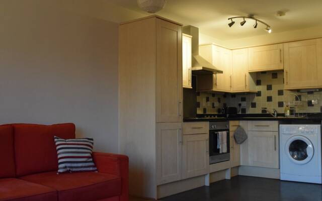 Charming 1 Bedroom Property Next to Clapham Common
