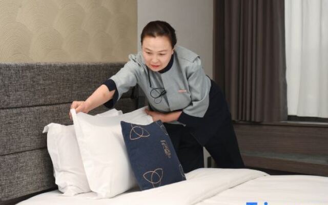 Palace Hotel，Beijing Yizhuang Bridge