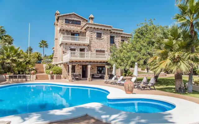 Cubo's Villa Dos Reyes