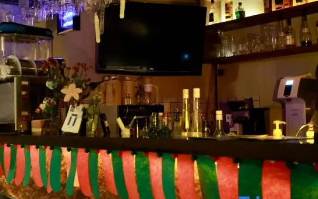 Shiyan Dufu Youth Hostel (Xi'an Bell and Drum City Wall)