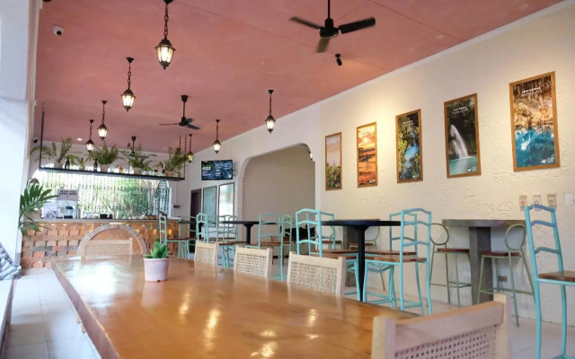Mad Monkey Dumaguete