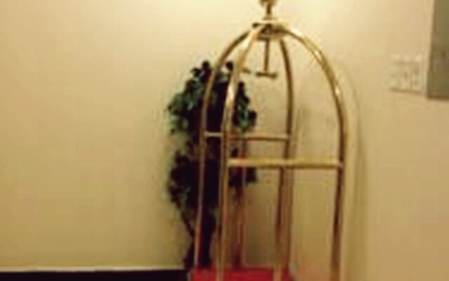 Lamar Suites Hotel
