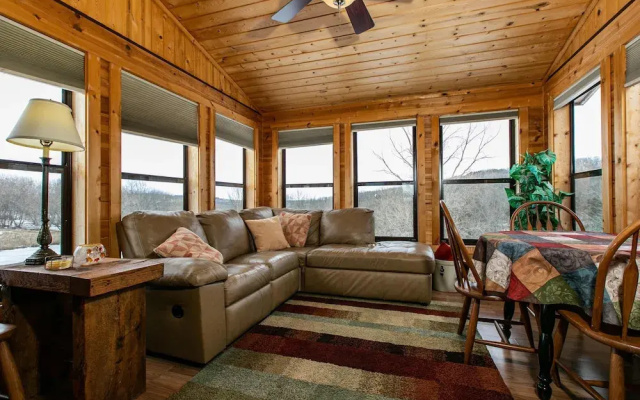 Lorelei Cabins Aster