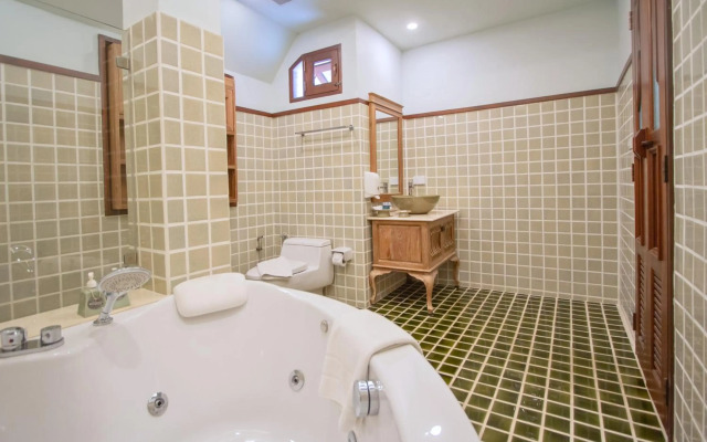 Rich Garden House Hotel