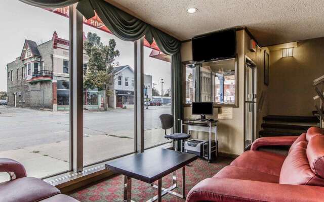 Days Inn by Wyndham Manitowoc