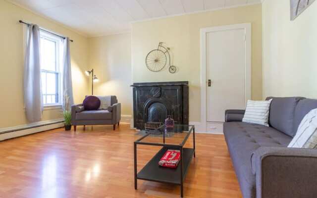 Cozy 3-bdrm in Uptown Saint John w Parking Coffee