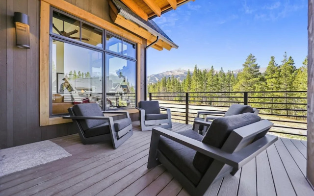 Outside The Bubble 4 Bedroom Home