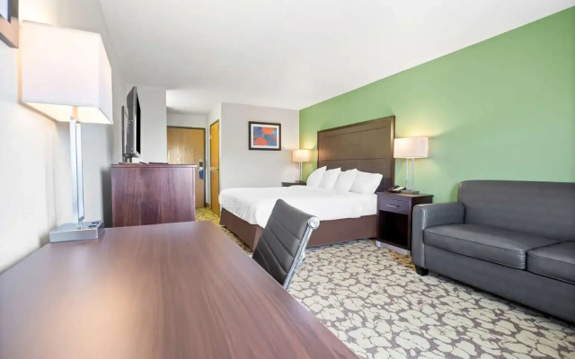 SureStay Plus Hotel by Best Western Bettendorf