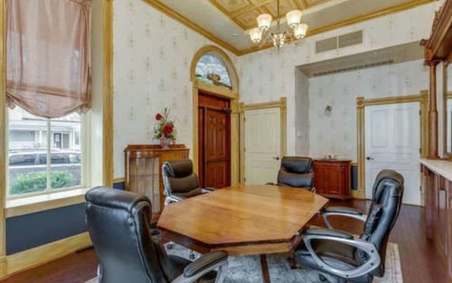 Historic Elgin Hotel