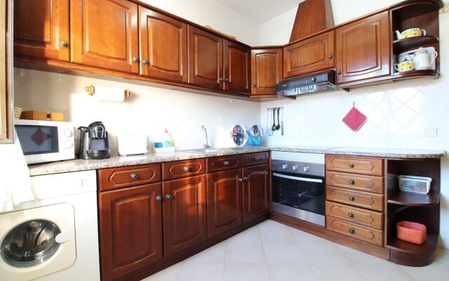 Old Town Apartments by Seabra