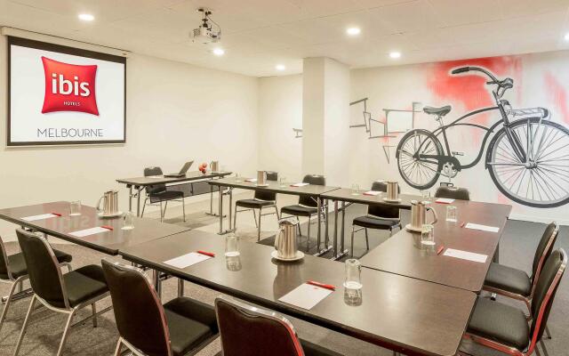 ibis Melbourne Hotel and Apartments