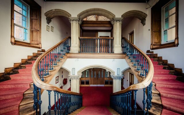 DCU Rooms at All Hallows College - Hostel