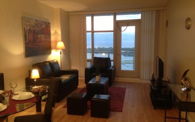 HydeWest Mariner Furnished Suite