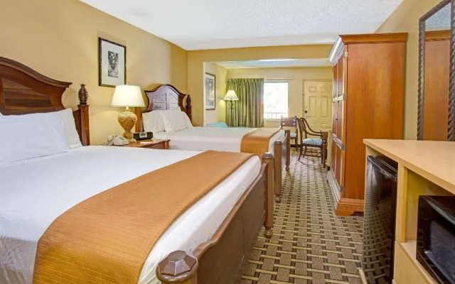 Travelodge Suites by Wyndham Kissimmee Orange