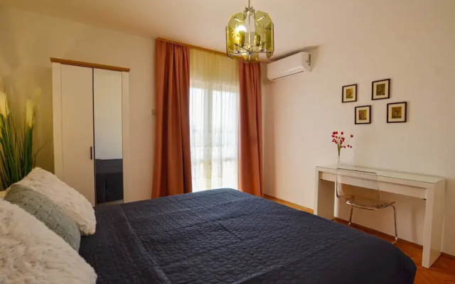 Cozy and Smart Rovinj Apartment With Balcony