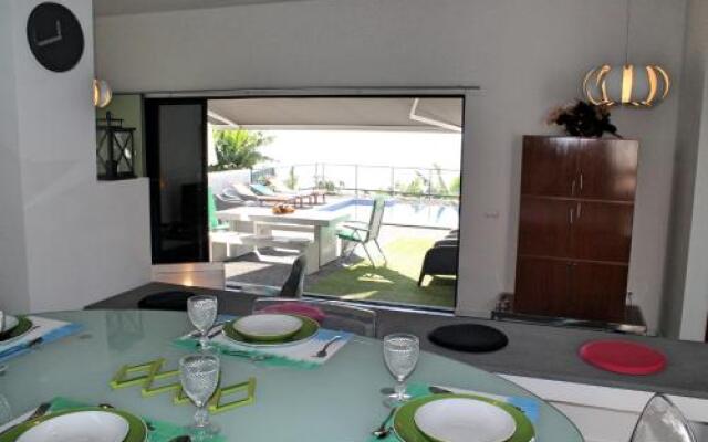 Grayci's House by OurMadeira