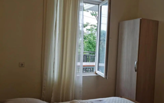 Ninoshvili Street Apartment