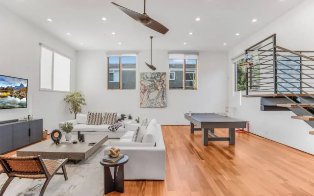 Cedar Loft Villa
