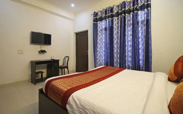 OYO 7526 near Artemis Hospital