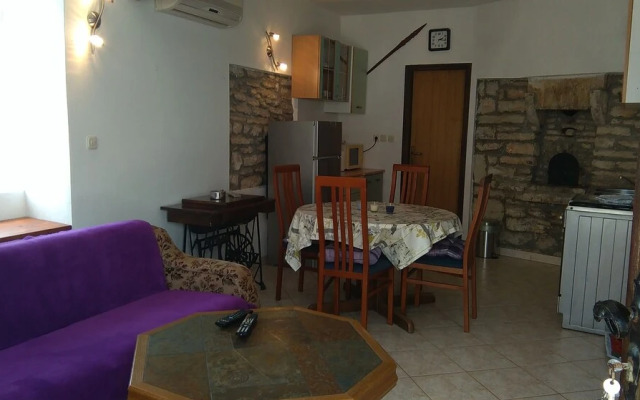 House for Families and Pets Welcome