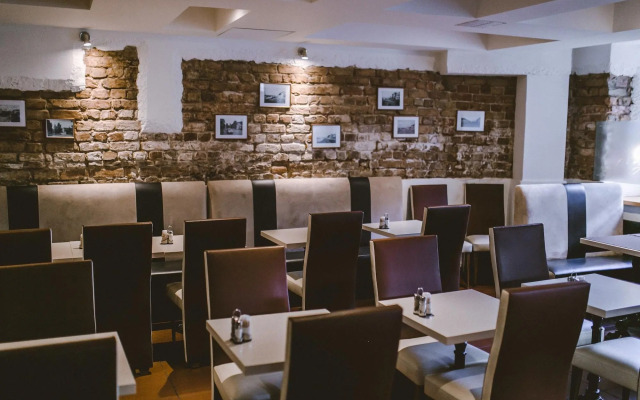 Hanza Hotel