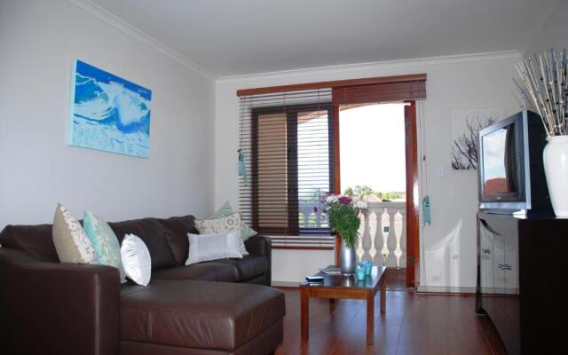 13 Bella Rosa Apartment