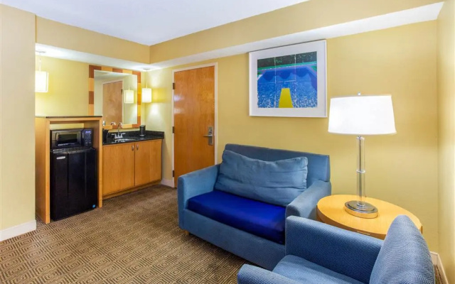 La Quinta Inn And Suites Sarasota