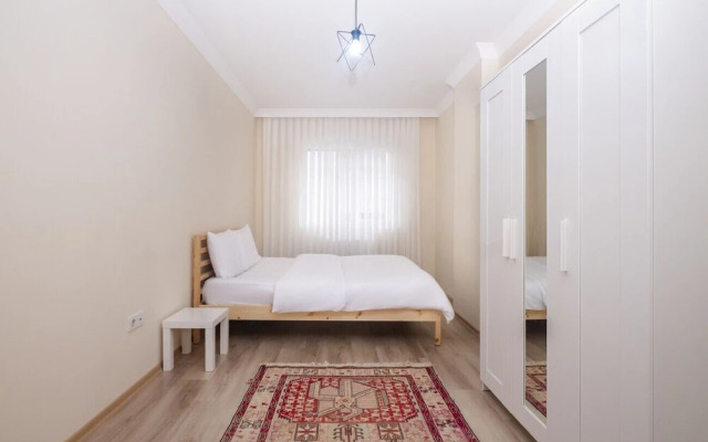 Modern and Central Flat With Balcony in Maltepe