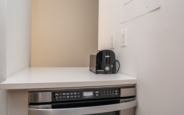 2ND Ave Apartments 30 Day Rentals