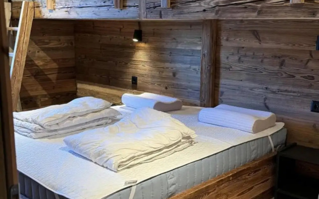 Chalet With Stunning View and Jacuzzi