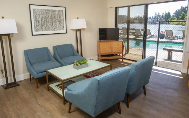 Lakeshore Inn