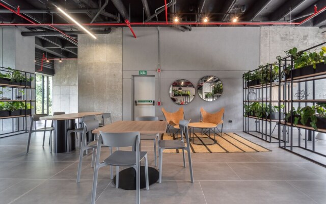 Apartment Go Living & Suites by HOUSY HOST