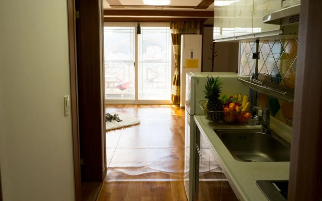 Geojae Waedo Palace Pension